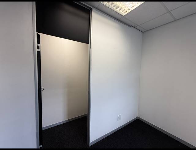 74M² OFFICE TO LET IN CONSTANTIA
